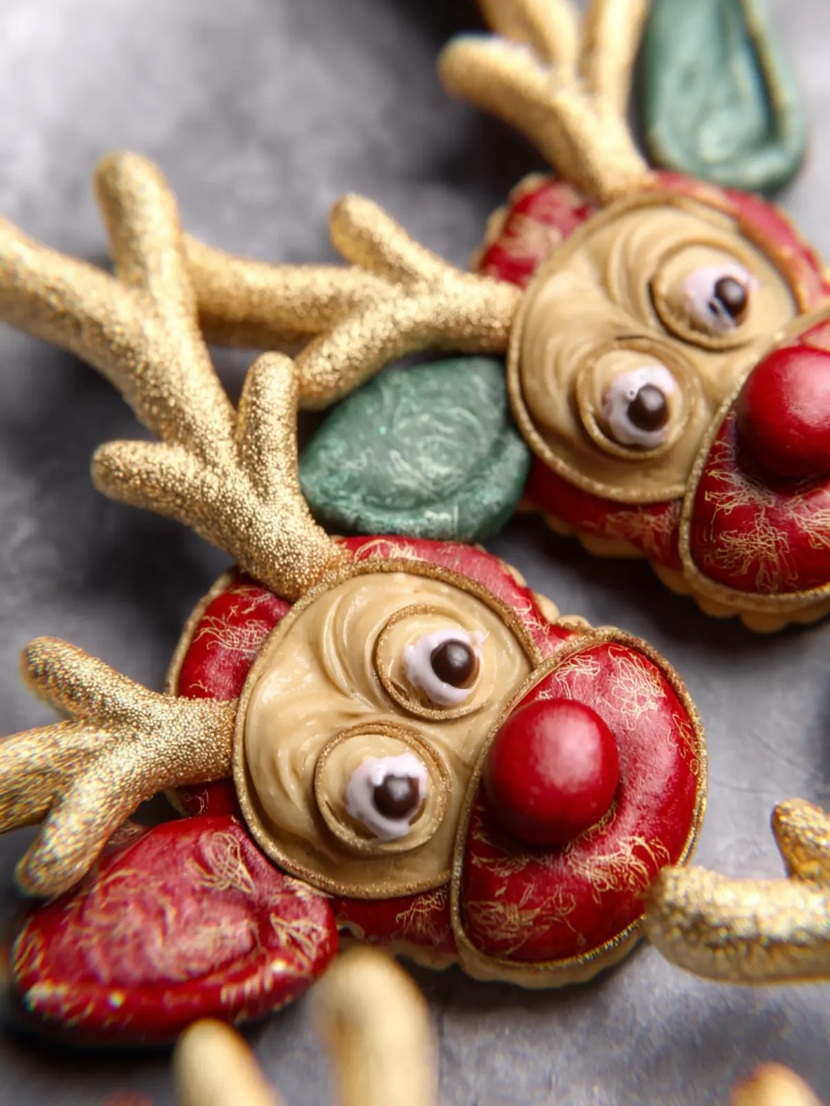 Reindeer Christmas Crackers First Image